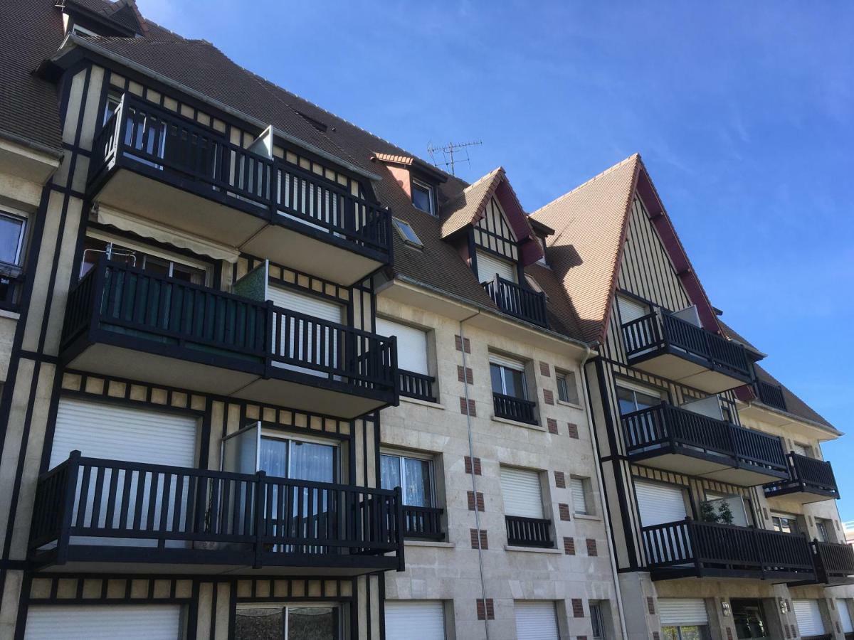 L'Atelier Des Planches Apartment Deauville Luaran gambar