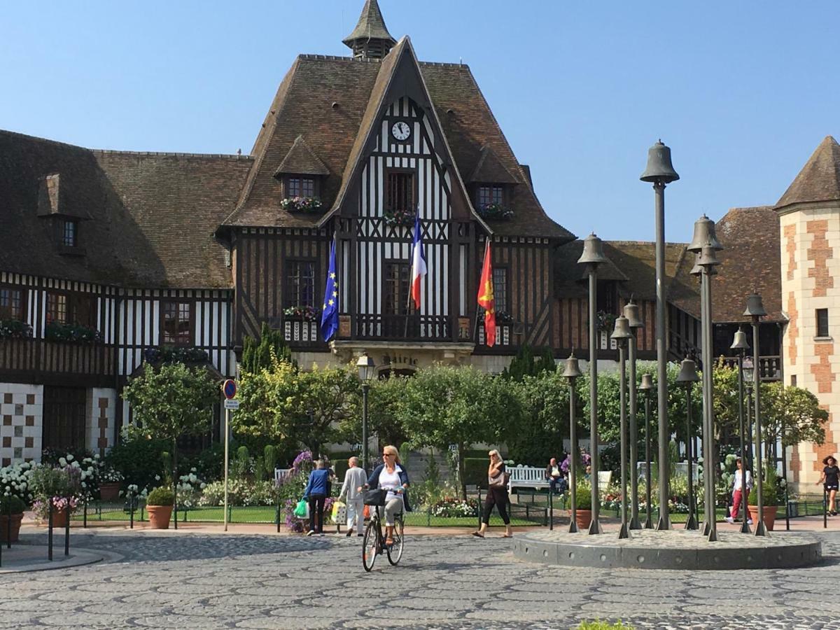 L'Atelier Des Planches Apartment Deauville Luaran gambar
