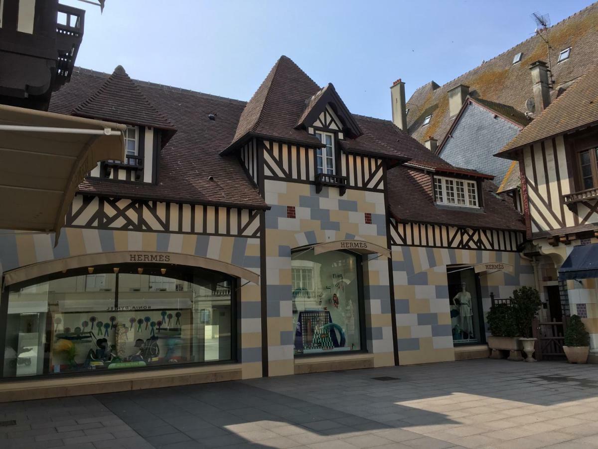 L'Atelier Des Planches Apartment Deauville Luaran gambar